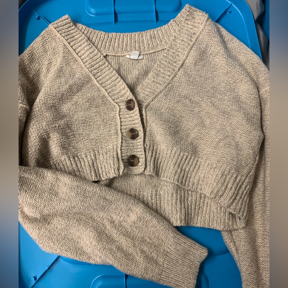 Garage cropped button sweater XS